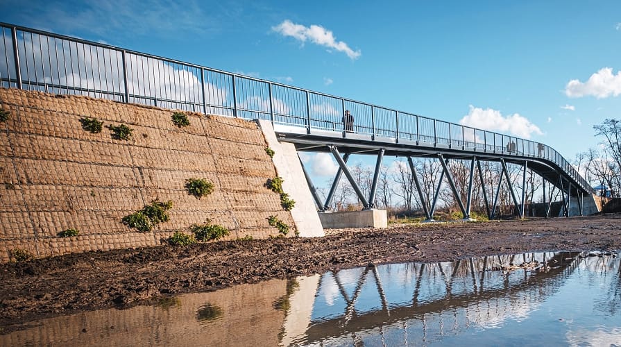 A megerősített földszerkezet homlokfelületének erózióvédelme