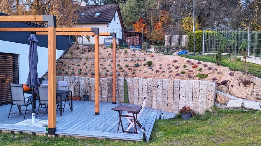 Kókuszszőnyeg a kertben