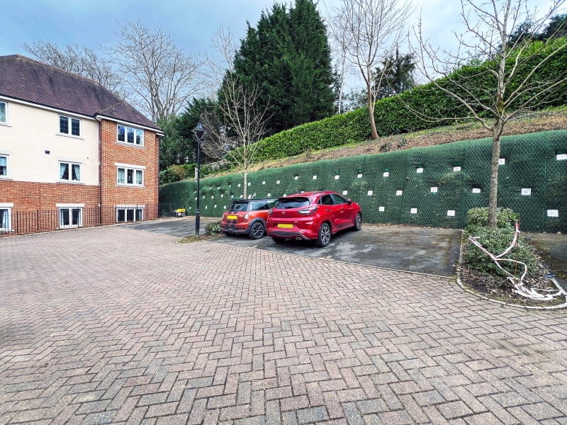 A nagyon meredek rézsűk földhorgonyokkal stabilizálhatók